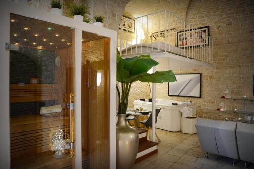 Deluxe Suite with Spa Bath