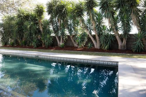 Book the Four-Bedroom House Four-Bedroom House