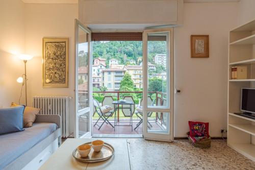 Lovely & Quiet Apartment - with Balcony & Parking