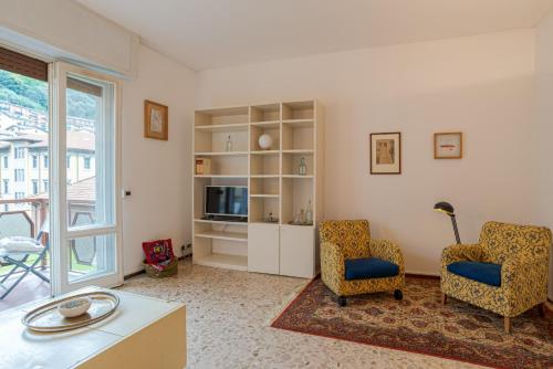 Lovely & Quiet Apartment - with Balcony & Parking