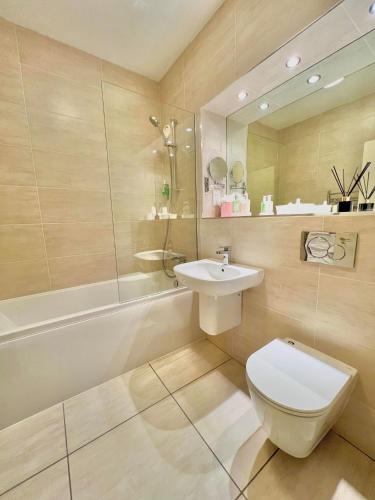 Bathroom, Garvock House Hotel in Dunfermline