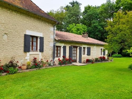 Maison de 2 chambres avec jardin clos et wifi a Allemans