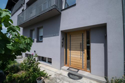 POMODORO ROOMS in Blato