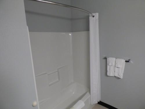 Republic Hotel - image 7