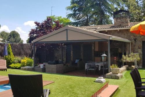 Kert, Casa de lujo con piscina privada, cerca de Madrid in Alcala de Henares