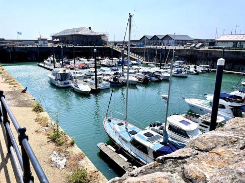 New Seaside Apartment 2 Porthcawl