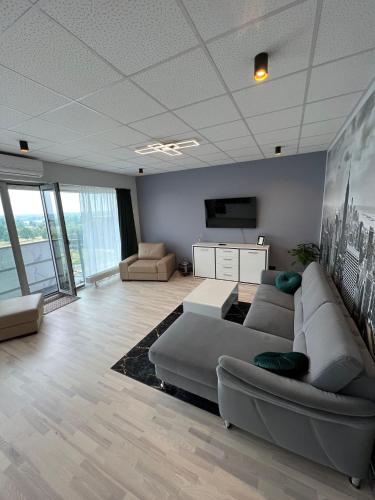 Krasta Home apartament Parking & With CITY & RIVER VIEW, Рига (фото 6)
