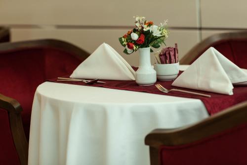 Mitannia Regency Hotel - image 7