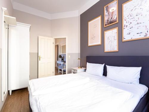 Two-Bedroom Apartment with Shower  image 5