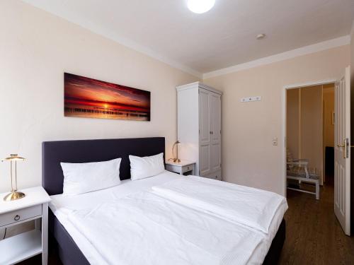 Two-Bedroom Apartment with Balcony image 3