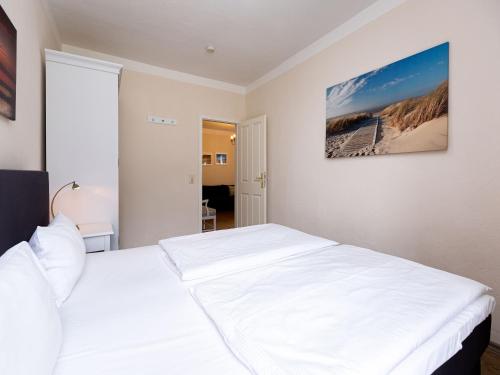 Two-Bedroom Apartment with Balcony image 4
