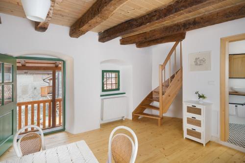Karst Heritage Retreat in Stanjel