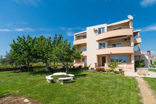  Apartments Stefa in Privlaka