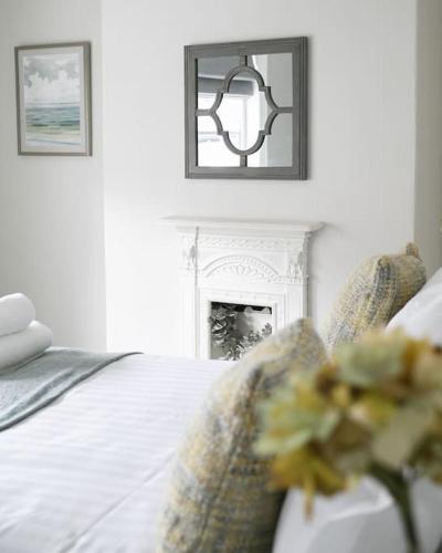 Four-Bedroom House image 8