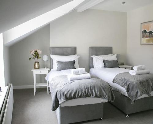 Four-Bedroom House image 6