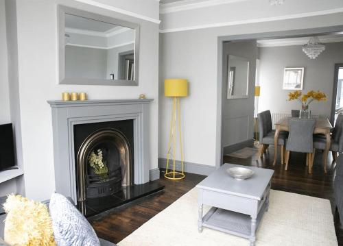 Four-Bedroom House image 4
