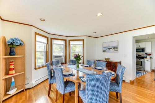 Waterfront Massachusetts Vacation Rental with Deck in Little Compton, USA