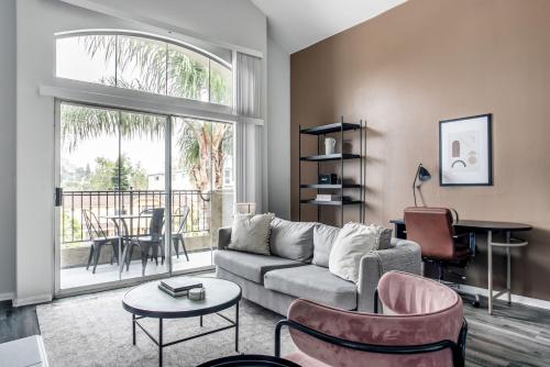 West LA 2br w rooftop courtyard LAX-1055 in Los Angeles, USA