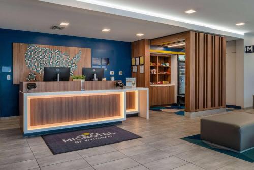 Microtel Inn & Suites by Wyndham Winchester in Winchester, USA