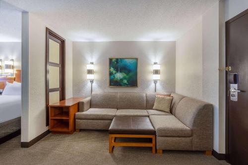 Wyndham Garden Kansas City Airport - image 10