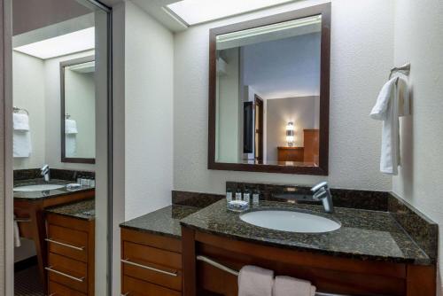 Wyndham Garden Kansas City Airport - image 3