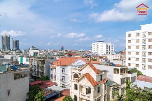 Uitzicht, Merry House Bach Duong near Cat Bi International Airport