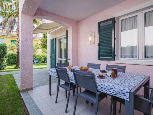  Holiday Home Lucerna Due-3 by Interhome in Ameglia