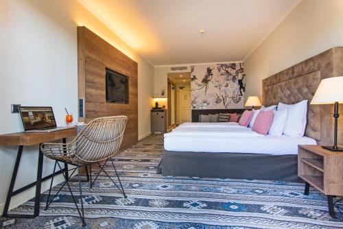 room detail thumbnail 1