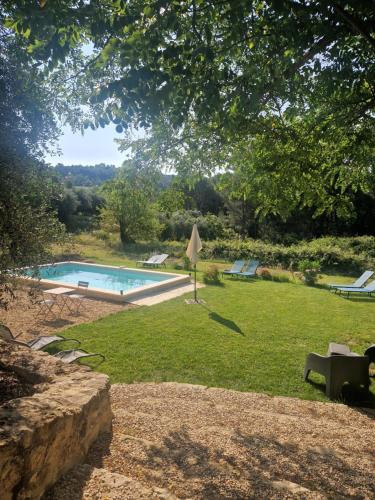 petit chalet insolite "vie en plein air" Bastide Bellugue maison d'hôtes reseau Bienvenue à la ferme à 3 mn de lourmarin