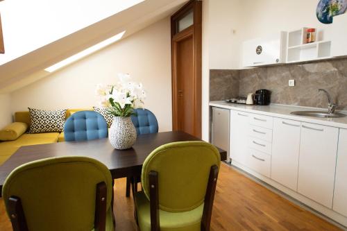 مطبخ, All Elevens 11 Apartments in بيتولا