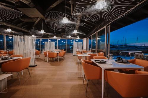 Restaurant, Hotel Stomorin-Marina Hramina in Murter