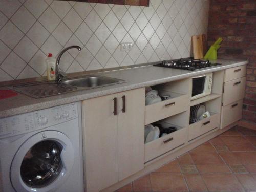 2 bedrooms, 4 beds