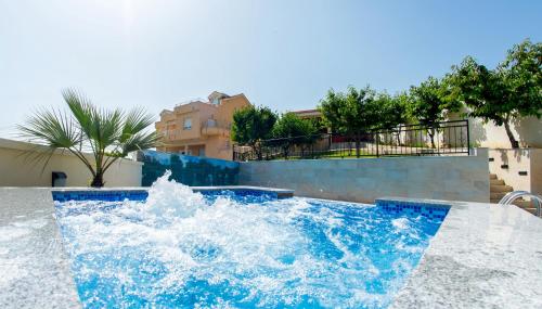 Luxury Villa with Private Pool and Jacuzzi