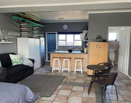 Casual, beachy and 100m to Seals Surf Spot, Cape St Francis (fotografie 8)