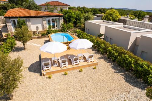 Úszómedence, Kuća za odmor Villa Seahorse (Kuca za odmor Villa Seahorse) in Krk Island