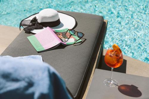 Glyfada Riviera Hotel - main image