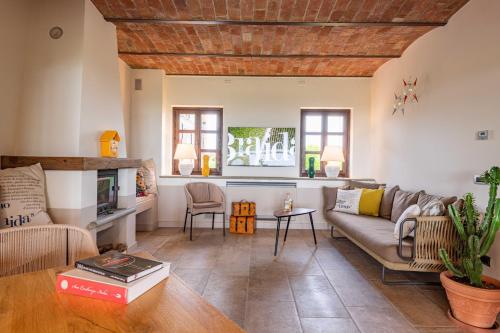 Koplietošanas atpūtas telpa ar TV, Braida Wine Resort in Rocchetta Tanaro