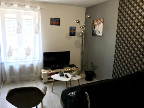 Appartement atypique proche theatre place ducale