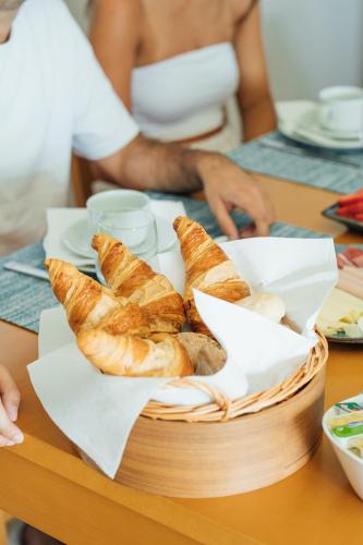 อาหารและเครื่องดื่ม, พลาซิด วิลเลจ (Placid Village) in คาวีโร