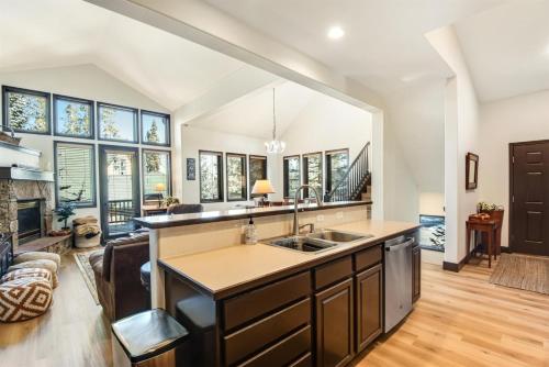 Breckenridge White Wolf Townhome 4 Bedroom in Breckenridge, USA