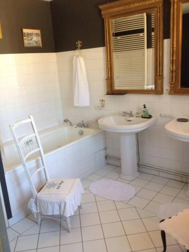La grand' maison in Plaimpied-Givaudins