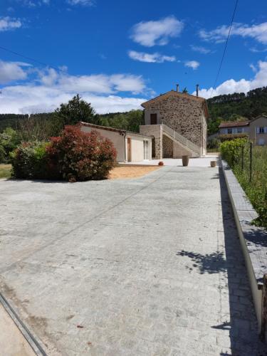 Mas de la Châtaigneraie gîte lilas près de Vallon pont d arc