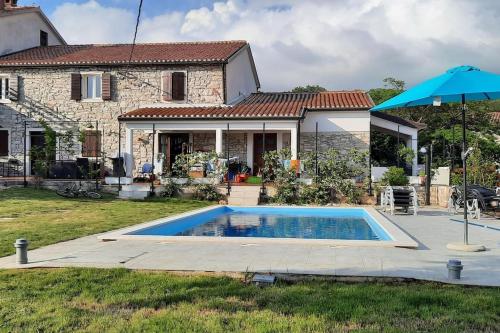 Holiday Home For 8 people, POOL + SEA view - Accommodation - Vilanija