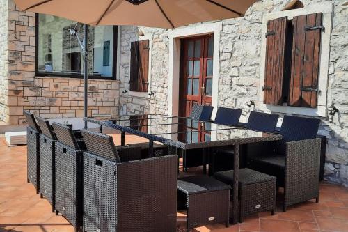 Holiday Home For 8 people, POOL + SEA view in Vilanija
