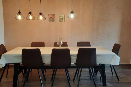 Holiday Home For 8 people, POOL + SEA view in Vilanija