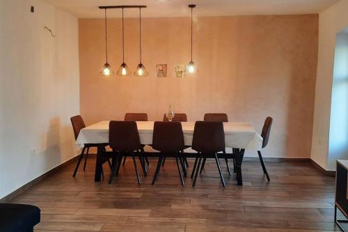 Holiday Home For 8 people, POOL + SEA view in Vilanija