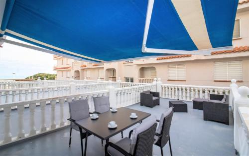 Apartment - Ground Floor room in PLANTA BAJA en Primera linea Playa Cargador ALBERT VILLAS