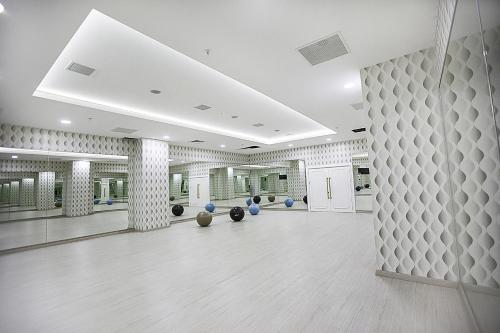 Mitannia Regency Hotel - image 14