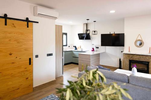 Can Candiu Establecimiento de 2 casas enteras in Vall-Llobrega