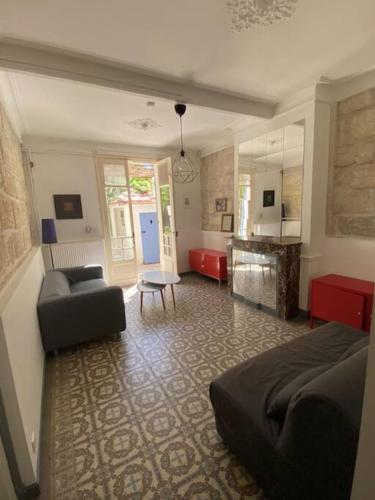 BEAUTIFUL house with GARDEN in AVIGNON - image 5